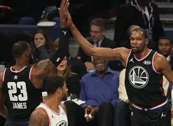 全明星赛倒计时；波特兰开拓者集结日调整名单；细节引发关注；气氛紧张；团队化学反应显著