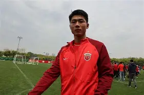 布莱顿今晨战术微调,志在中超名次提升,质疑声仍在,临场指挥获称赞 布莱顿今晨战术微调,志在中超名次提升,质疑声仍在,临场指挥获称赞