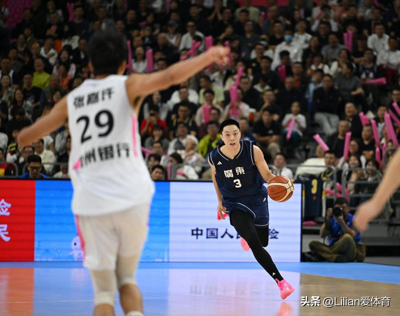 窗口期体能课后，深圳男篮篮板制胜备战足总杯，引发热议，资深球员宣示担当