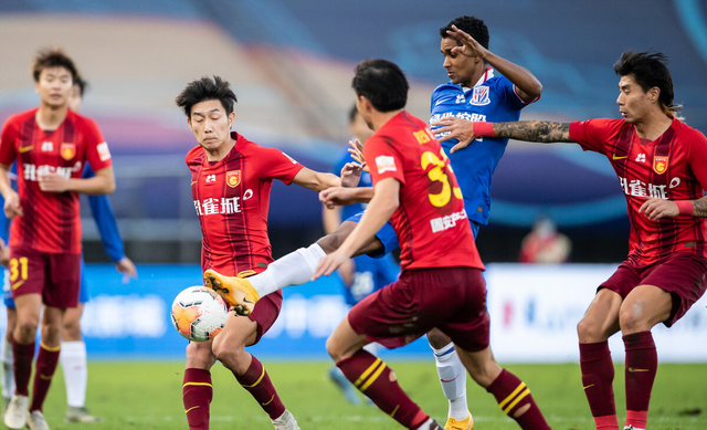 费耶诺德足球俱乐部主力阵型分析